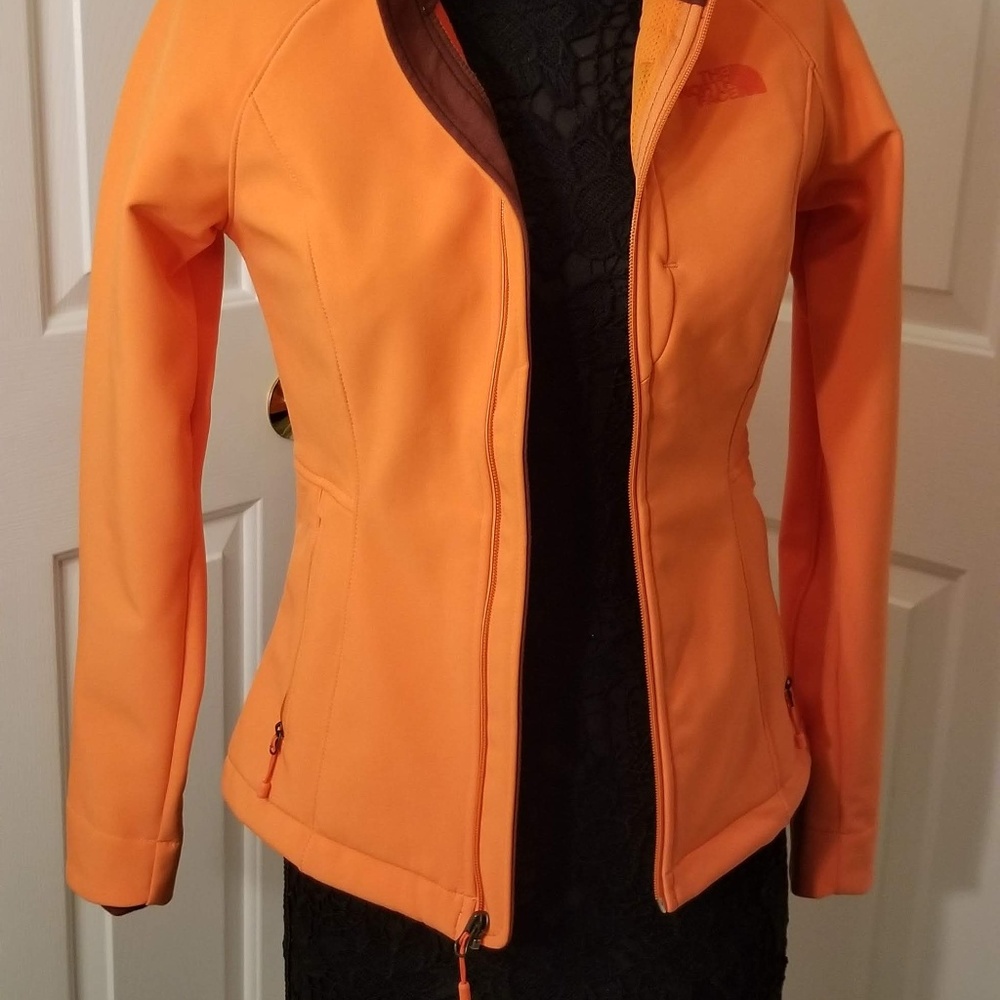 The North Face "windwall" soft shell Jacket